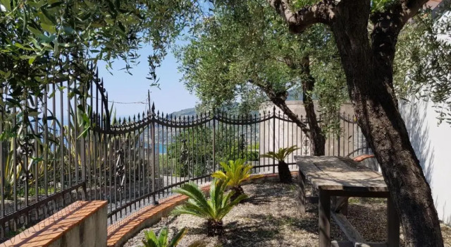 Апартаменты PICCOLA CASA CON GIARDINO