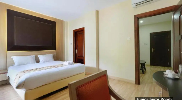Junior-Suite Mutiara Suites