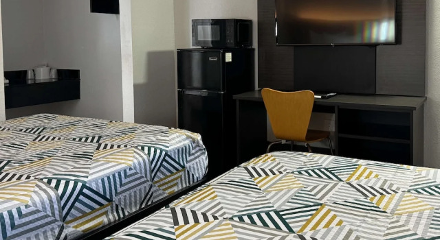 Четырёхместный номер Standard Motel 6-Bradenton, FL