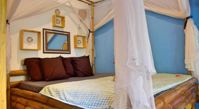 Бунгало с видом на сад The Happy Bird B&B