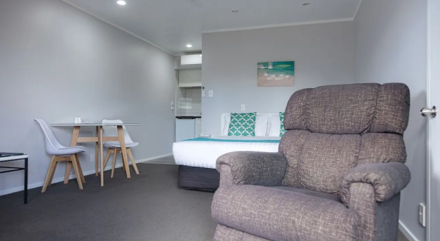 Студия Superior BKs Palm Court Motor Lodge