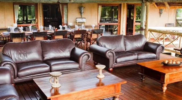 Deception Valley Lodge, Rezerwuj Hotel Maun Ngamiland East