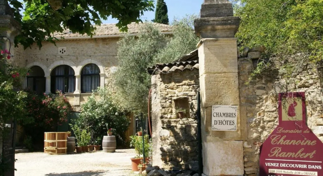 Domaine Chanoine Rambert, Rezerwuj Pensjonat Sabran Gard