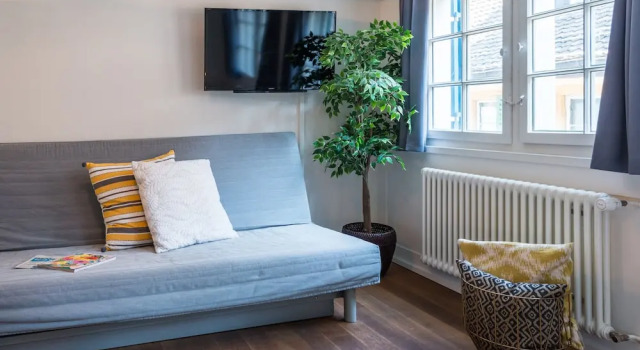 ZH Schmidgasse I - Hitrental Apartment, Забронировать Апартаменты/квартира 01. Старый город Цюриха - Центр города Цюрих, рядом с Железнодорожная станция Zurich Stadelhofen