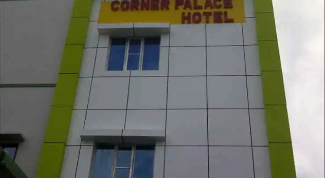 Corner palace, Book Hotel Hoteller i North Maluku med parkering, Parkering