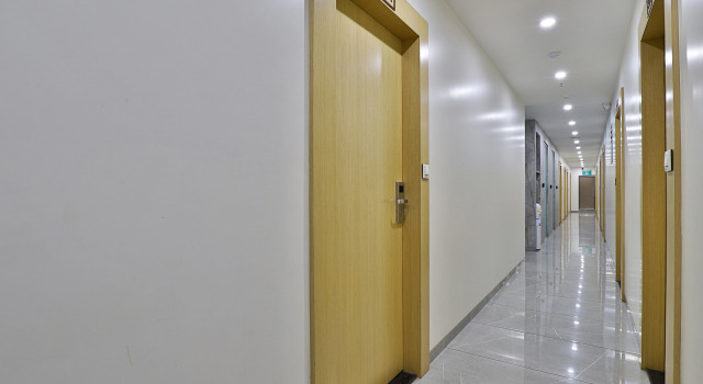 Hotel Signature, Забронировать Отель Сурат штат Гуджарат