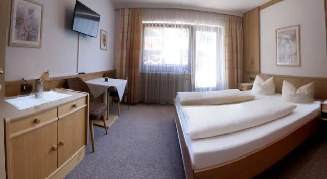 Hotel Garni Jennewein, Забронировать Отель Отели Майрхофен 3 звезды, рядом с Конгресс-центр Europahaus, 3*