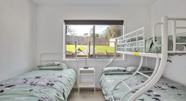 Sunshine Beach House: Brand new, stunning, Book Apartment Rye 