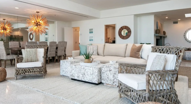 New Listing! Palatial Beachfront W/ Casita 6 Bedroom Home, Забронировать Дом для отпуска Коттеджи Санта-Барбара, Коттедж