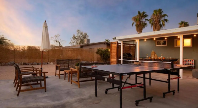 Коттедж с 3 комнатами Lovegrass by Avantstay Desert Haven w/ Stunning Patio w/ Ping Pong!