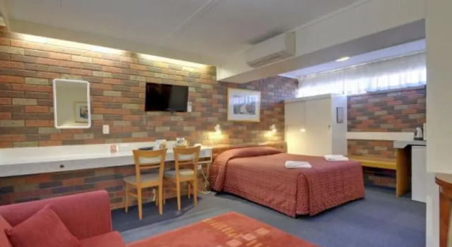 Трёхместный номер Standard Cedar Lodge Motel