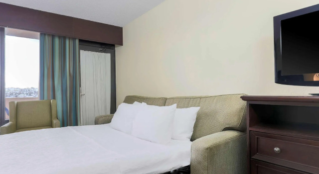 Четырёхместный номер Standard с красивым видом из окна Hampton Inn Fort Walton Beach