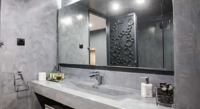 Апартаменты Modern Industrial Apt In Neos Kosmos