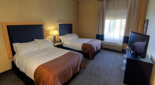 Четырёхместный номер Executive Holiday Inn Boise Airport by IHG