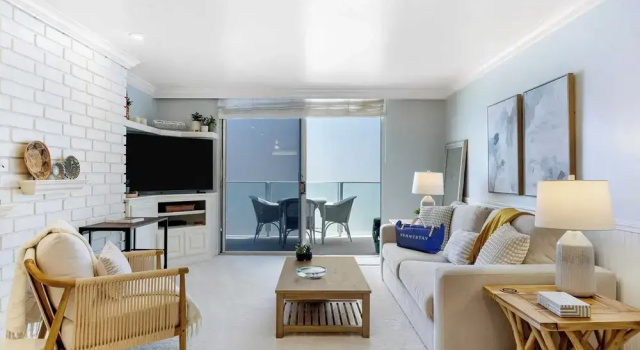 Oceanfront Gem w/ Balcony, Pool, Hot Tub & Carbon Beach Access Bluewater Haven by Avantstay, Забронировать Отель Отели Лос-Анджелеса 3 звезды, 3*