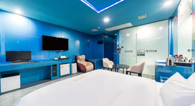 Yeosu San Self Check-in Hotel, Забронировать Отель Йосу Чолла-Намдо, рядом с Западный рынок Ёсу