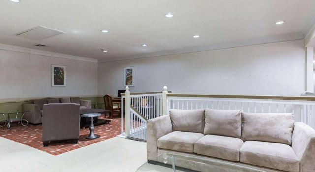 Econo Lodge Inn & Suites East Houston I-10, Book Hotel Houston Houston