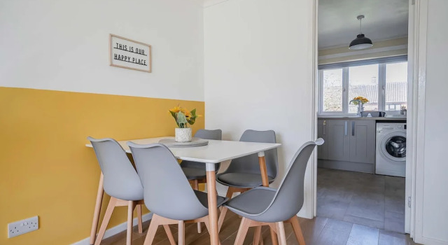 Stylish 2BR Apartment Near MCR Airport, Забронировать Апартаменты/квартира Апартаменты Большого Манчестера, Апартаменты/квартира