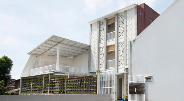 Super OYO 3350 Cozy Residence Syariah, Prenota Bed & breakfast Malang East Java, vicino a Taman Krida Budaya Jawa Timur