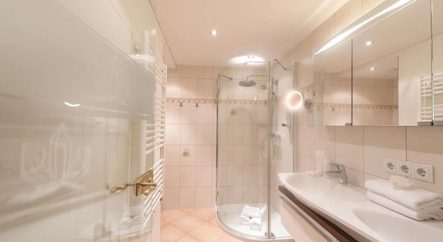 Люкс с балконом Hotel Bergkristall