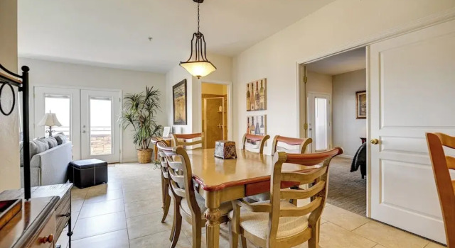 Golf Course Views & Private Deck: Mesquite Condo!, Prenota Appartamento Hotel a Missouri con parcheggio, Parcheggio