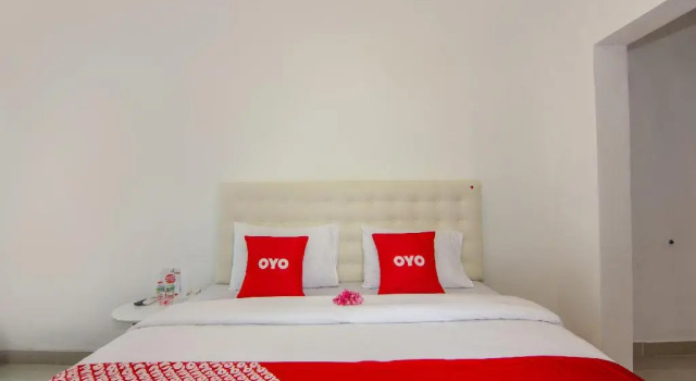 OYO 3796 Senggigi Villas, Забронировать Отель Отели Сенггиги с парковкой, рядом с Batu Bolong Temple, Парковка