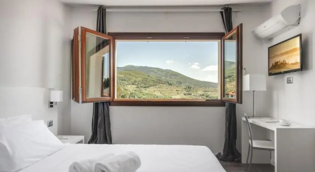 Полулюкс The Florence Hills Resort & Wellness