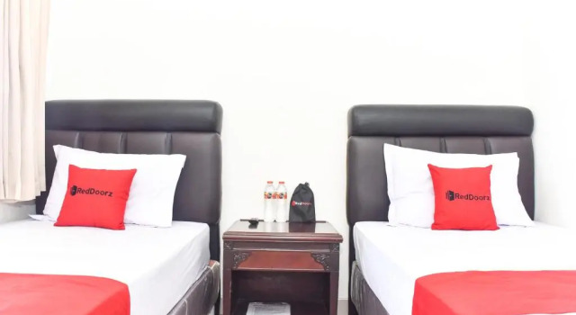 RedDoorz near Alun Alun Wonosobo