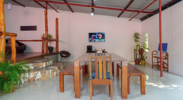 Бунгало Silang Beach Resort and Diving