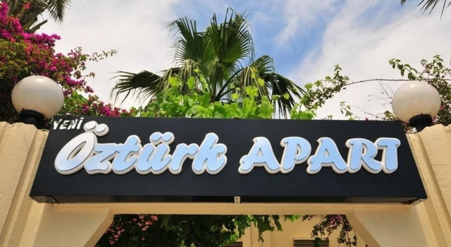 Ozturk Apart Hotel, Rezerwuj Apartamentowiec hotelowy Hotele w Marmaris Area z basenem, Basen