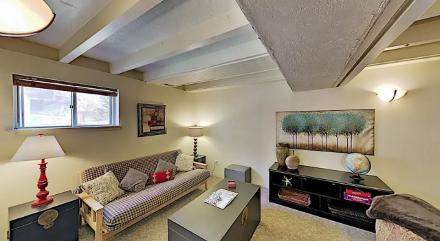 Big 2-story W/ Hot Tub -- Near Ski Resorts 4 Bedroom Home