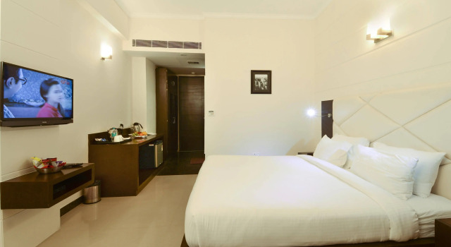 Hotel Crimson Palace
