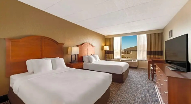 Четырёхместный номер Standard с видом на улицу Comfort Inn South Oceanfront