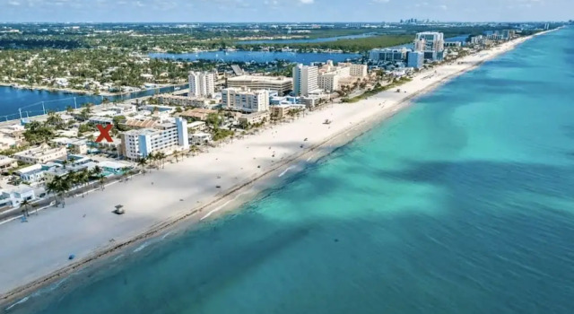 Апартаменты Southwinds 9 for 3 King Studio Steps to Beach