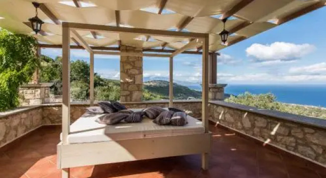 Armos Stone Villa - Private Pool & Sea Views, by ZanteWize, Забронировать Вилла Отели периферии Ионических островов с парковкой, Парковка