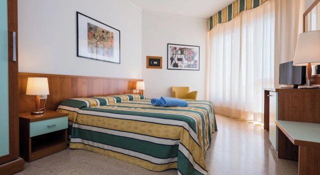 Трёхместный номер Standard с балконом Hotel Luna