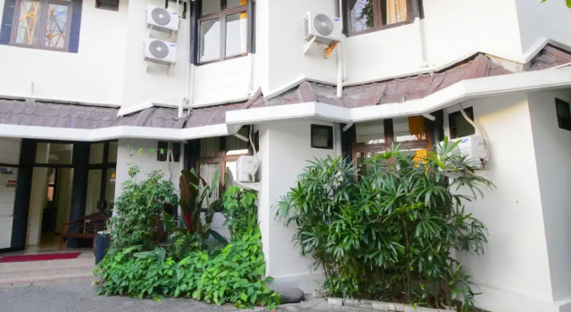 Airy Eco Syariah Gubeng Moestopo Gang Kedung Pengkol Surabaya, Book Hotel Gubeng East Java