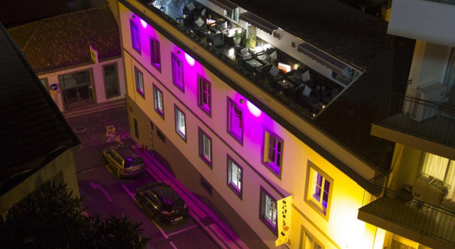 Season's Hostel & Guest House, Забронировать Хостел Хостелы Фуншал, рядом с Музей Квинта-дас-Крузес, Хостел