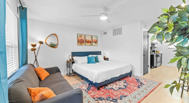 Prime SoCo boutique studios with laundry WiFi 7 Min to DT, Забронировать Апартаменты/квартира Остин Greater Austin, рядом с Rudolph Gamblin Field