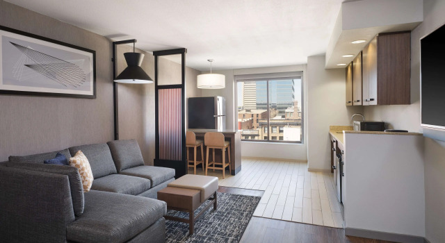 Четырёхместный люкс c 1 комнатой Hyatt Place Omaha/Downtown-Old Market
