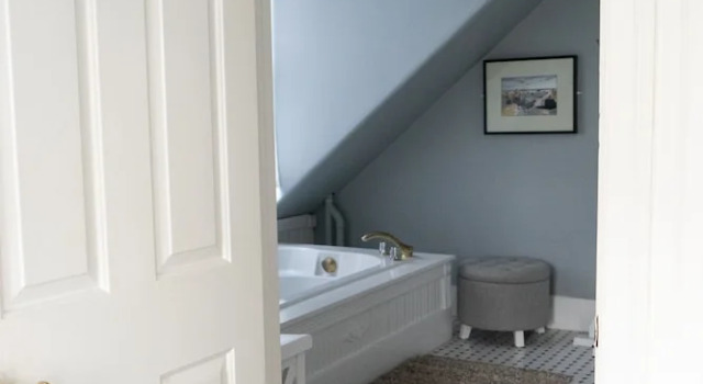 Кровать в общем номере The Dormer House