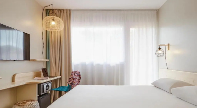 Двухместный номер Classic с балконом и с видом на сад ibis Thalassa Hyeres Plage