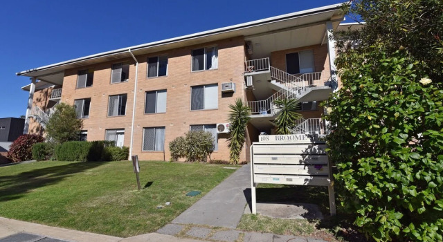 Cottesloe Beach Pines Apartment, Book Apartment Cottesloe Perth