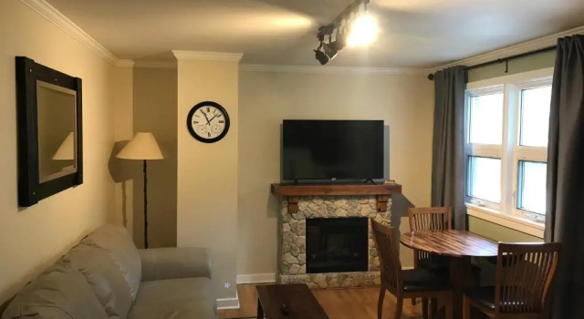 Люкс с 2 комнатами Canadian Rockies Inn
