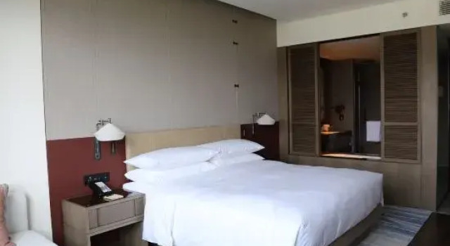 O podwyższonym standardzie pokój Courtyard by Marriott Beijing Yanqing