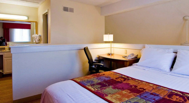 Residence Inn Raleigh Midtown, Забронировать Отель Отели и гостиницы Роль, рядом с Duke Raleigh Hospital, Отель