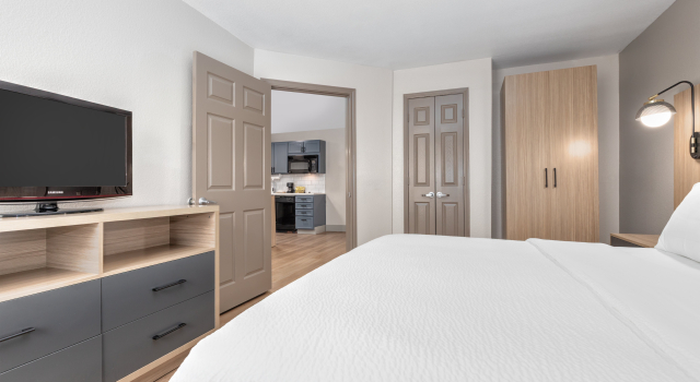 Candlewood Suites Houston The Woodlands by IHG, Забронировать Отель Отели Те-Вудлендс с бассейном, рядом с Вудфорест Нешнел Банк Стадиум энд Нататориум, Бассейн