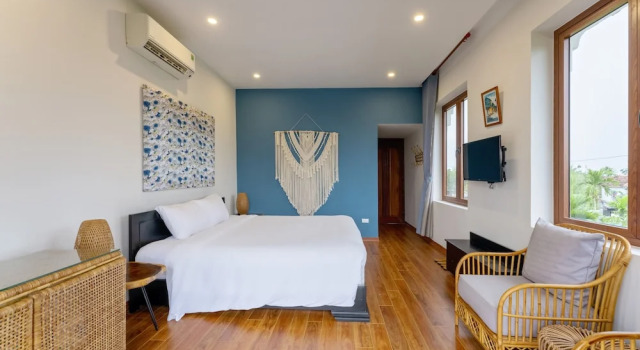 Двухместный номер Deluxe с видом на бассейн New Sunshine Homestay