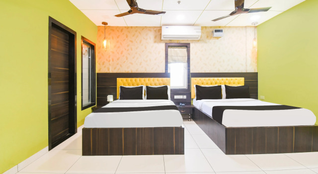 Люкс Townhouse Marine Drive Puri Formerly Royal Crown