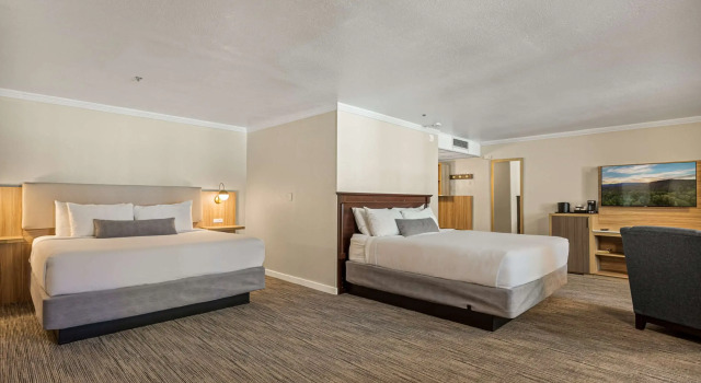 Четырёхместный номер Standard Chateau Big Bear Boutique Hotel, BW Signature Collection